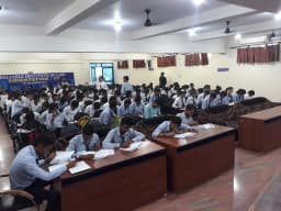 Career Launcher Ghaziabad – CAT, CUET, CLAT, LAW, IPMAT Coaching