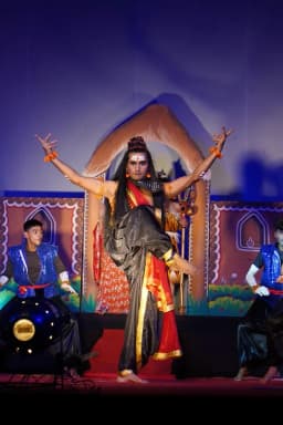 SKYLINE FITNESS & DANCE STUDIO / ZUMBA , YOGA & MARRIAGE WEDDING LADIES SANGEET CHOREOGRAPHY, HOME TUTION , GR. Noida 201310
