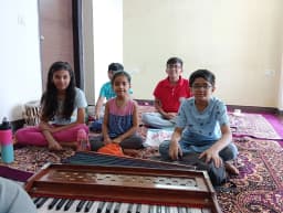 Shri Chaturbhuj Music Classes