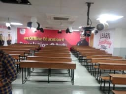 Physics Wallah Tuition Center Noida Sector-4 | Class 8th - 10th | 11th - 12th | IIT-JEE | NEET