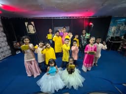 VR Dance Crew