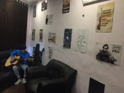akshay rocks guitar classes