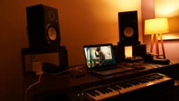 REY Recording Studio & Guitar Classes